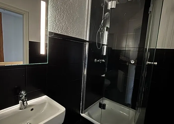 Neu Renovierte Nah Kuehlungsborn شقة